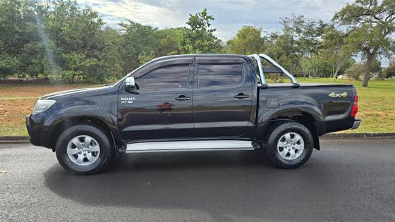 TOYOTA HILUX 2.7 SRV 4X4 CD 16V FLEX 4P AUTOMÁTICO TOYOTA HILUX 2.7 SRV 4X4 CD 16V FLEX 4P AUTOMÁTICO